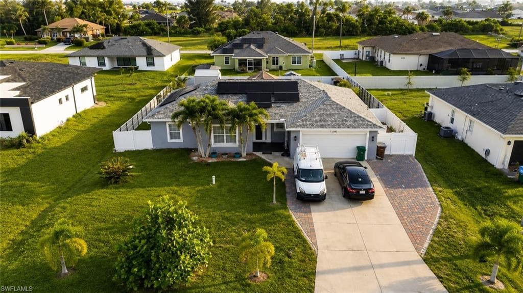 2224 1st Pl, Cape Coral, photo 3