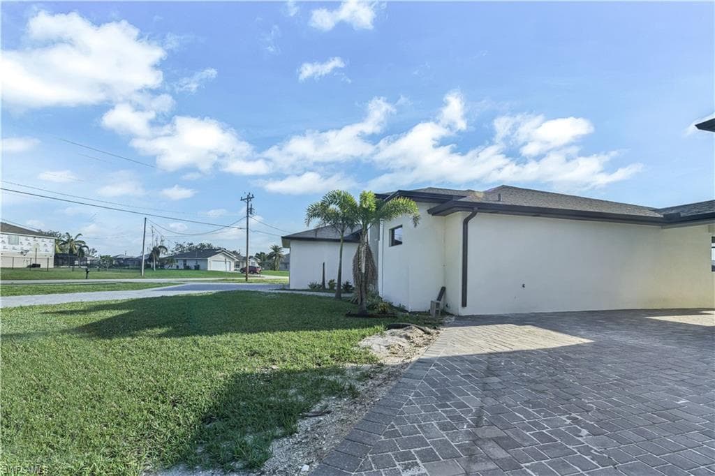 1005 15th Pl, Cape Coral, photo 3