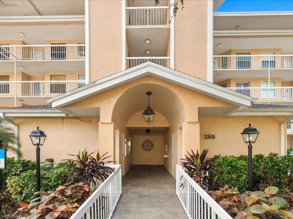 380 Horse Creek Dr #402, Naples, photo 2