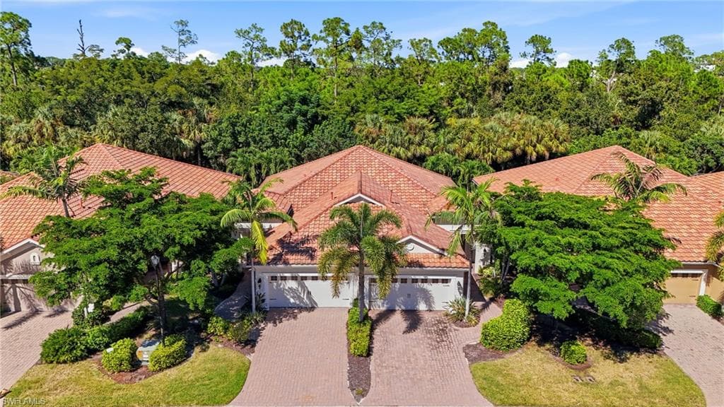 10032 Montevina Dr, Estero, photo 3