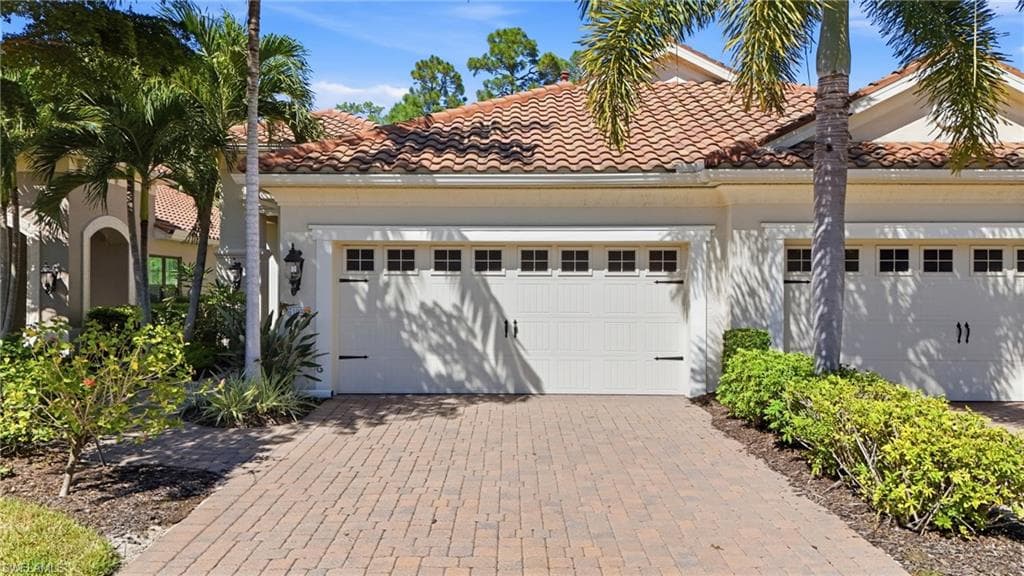 10032 Montevina Dr, Estero