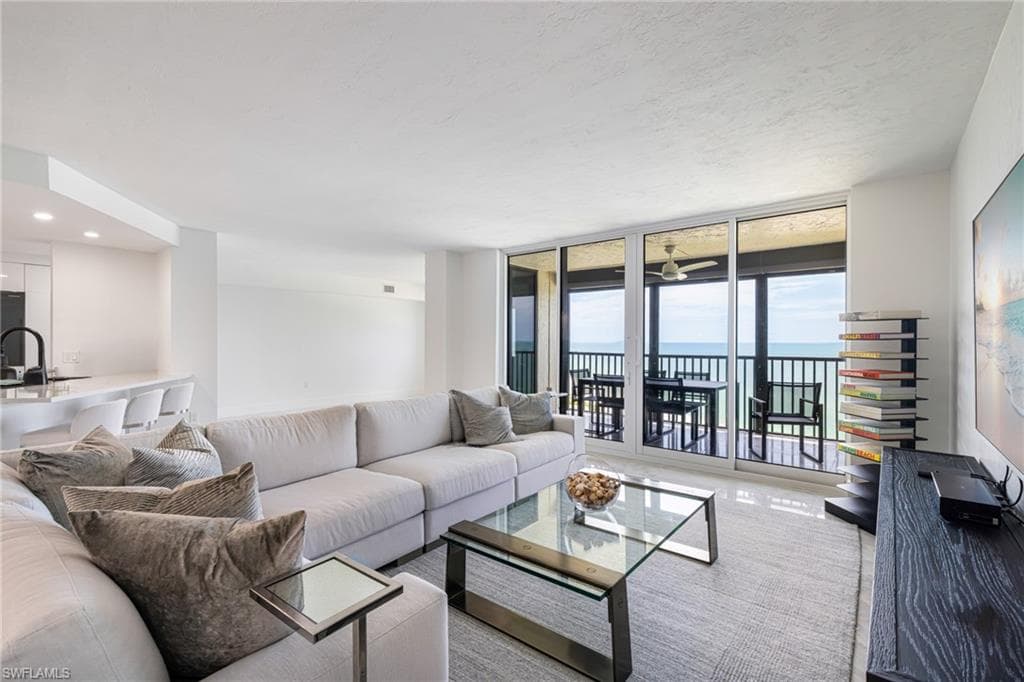 10951 Gulf Shore Dr #904, Naples