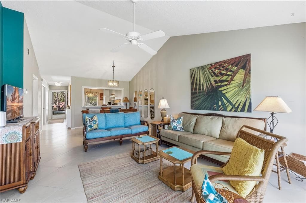 534 Augusta Blvd #e204, Naples