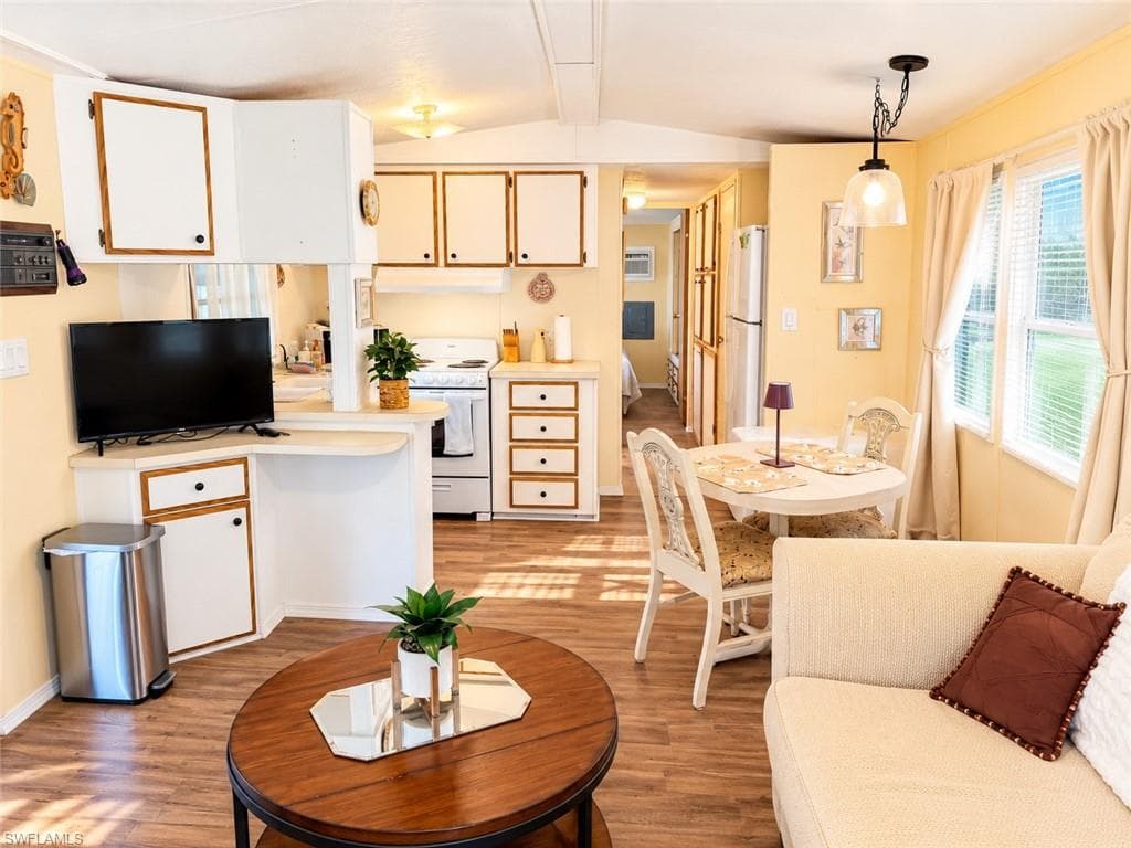 11 Zircon Dr, Naples, photo 3