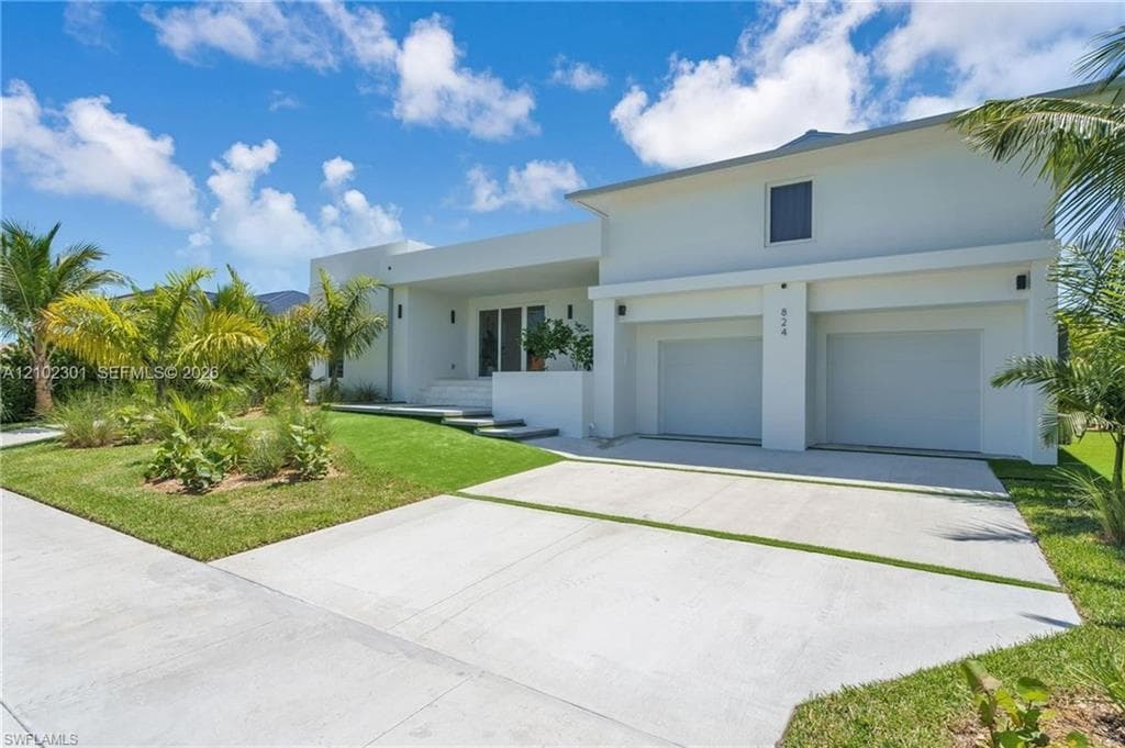824 Rose Ct, Marco Island