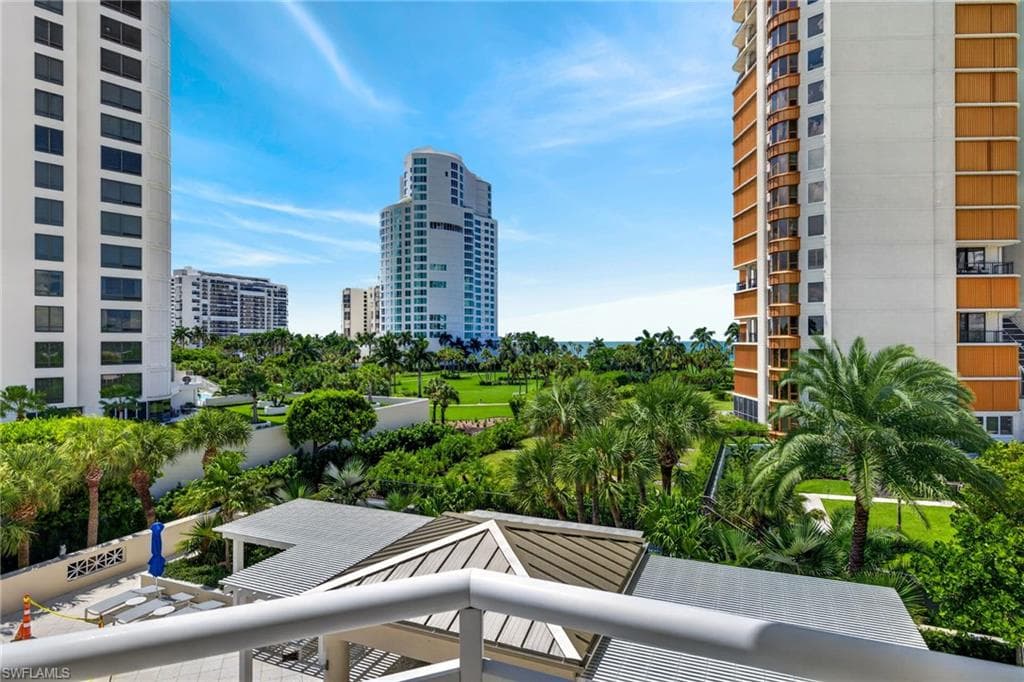 4255 Gulf Shore Blvd #204, Naples, photo 2