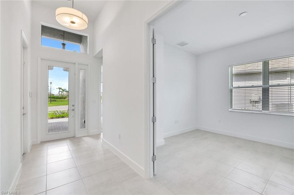 12444 Violet Ln, Naples, photo 3