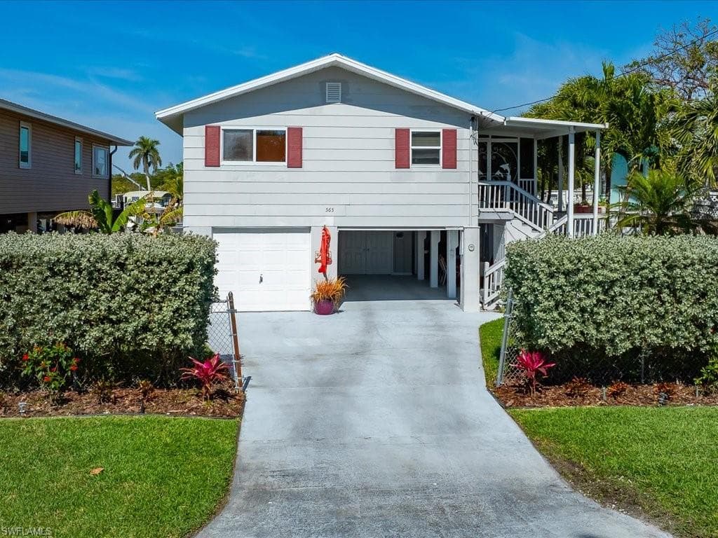 565 Coconut Ave, Goodland, photo 2