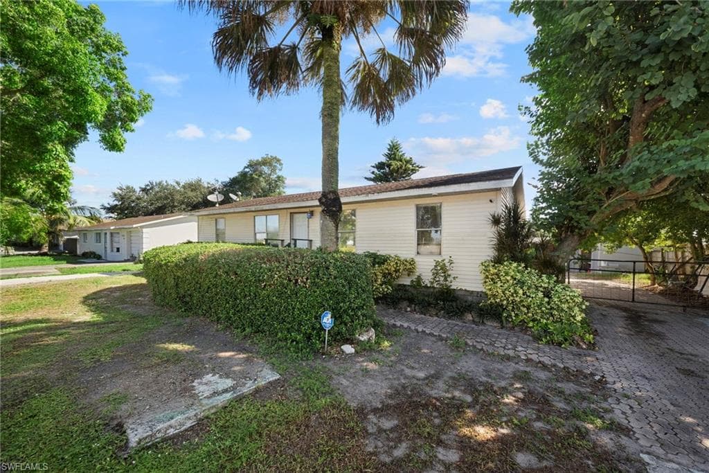1960 49th St, Naples, photo 3
