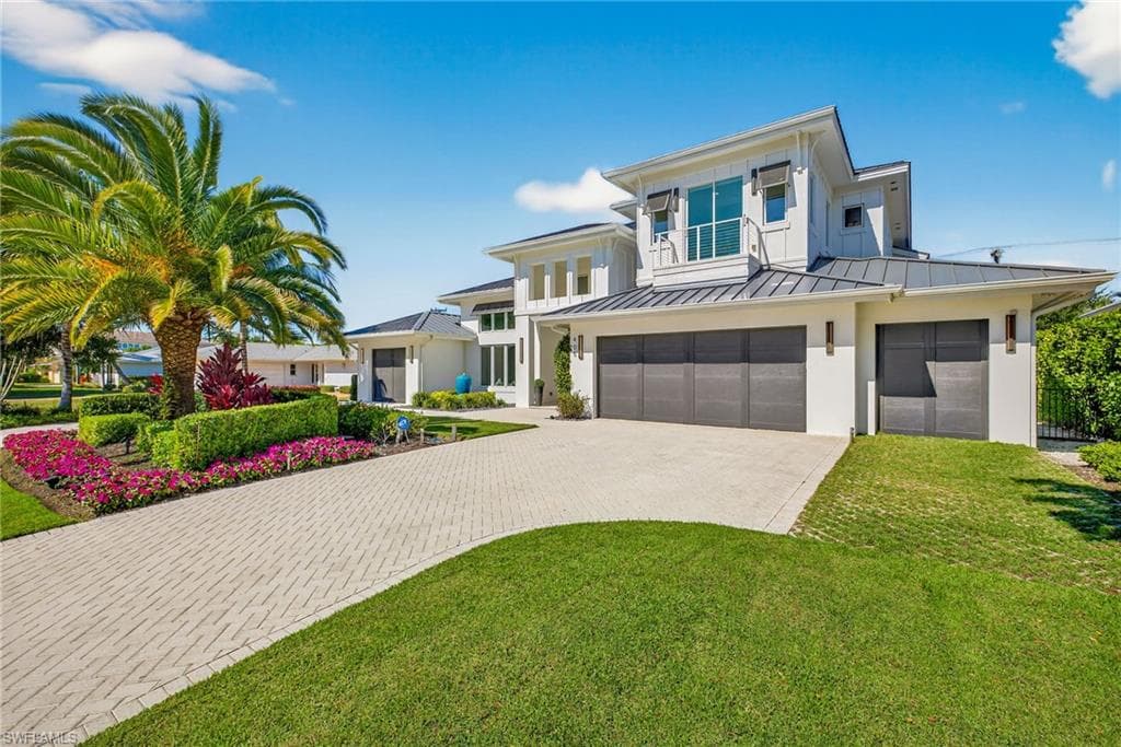 405 7th Ave, Naples