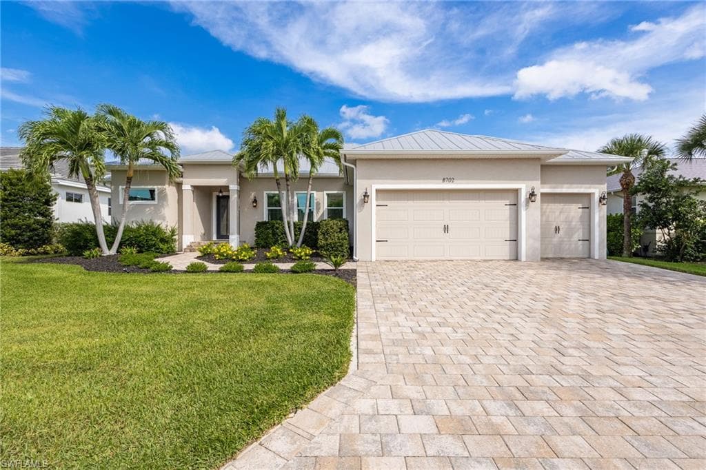 8702 Lakefront Ct, Fort Myers
