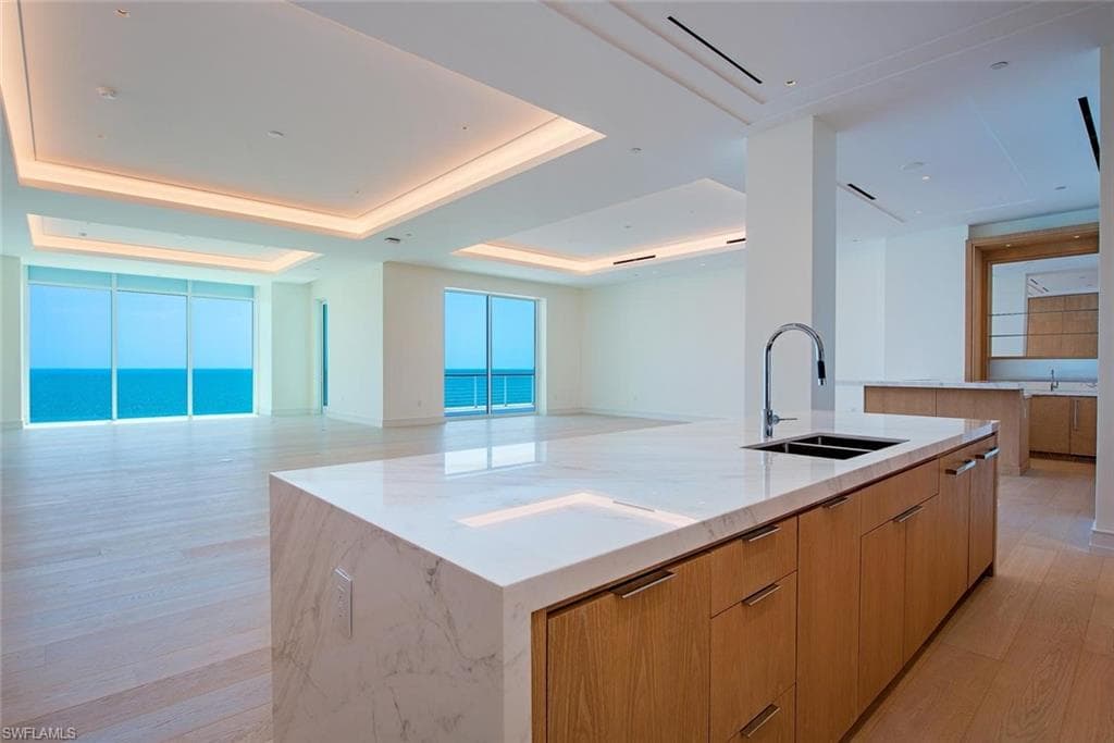 901 Gulf Shore Blvd #c-402, Naples