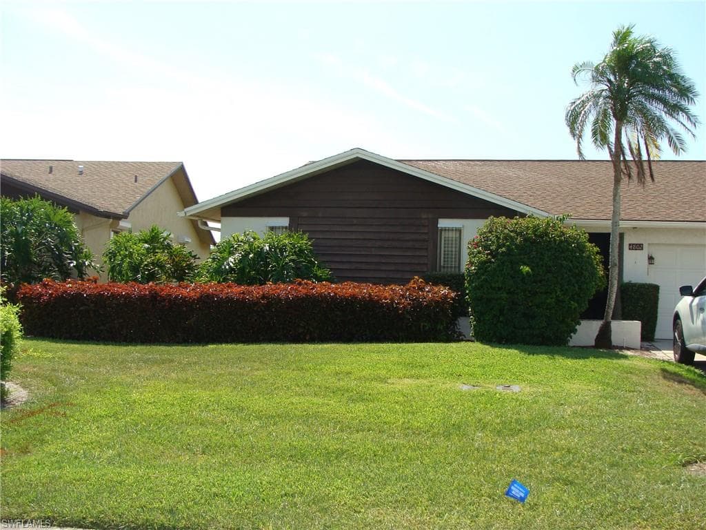 4802 Lakewood Blvd, Naples