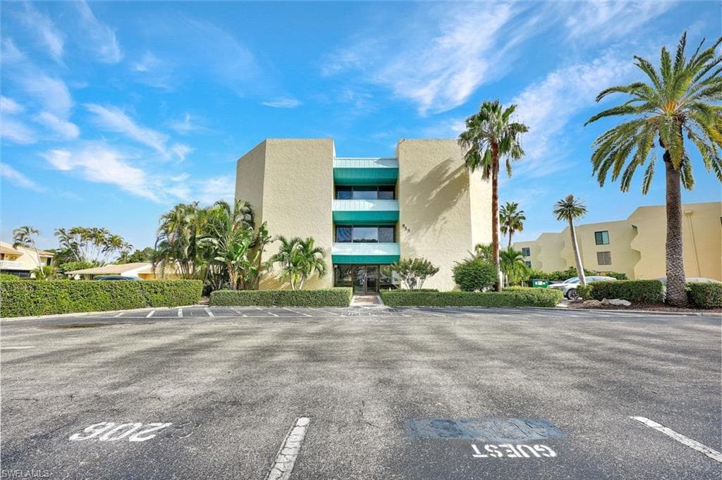 955 Palm View Dr #307, Naples, photo 3