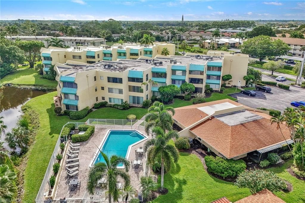 955 Palm View Dr #307, Naples