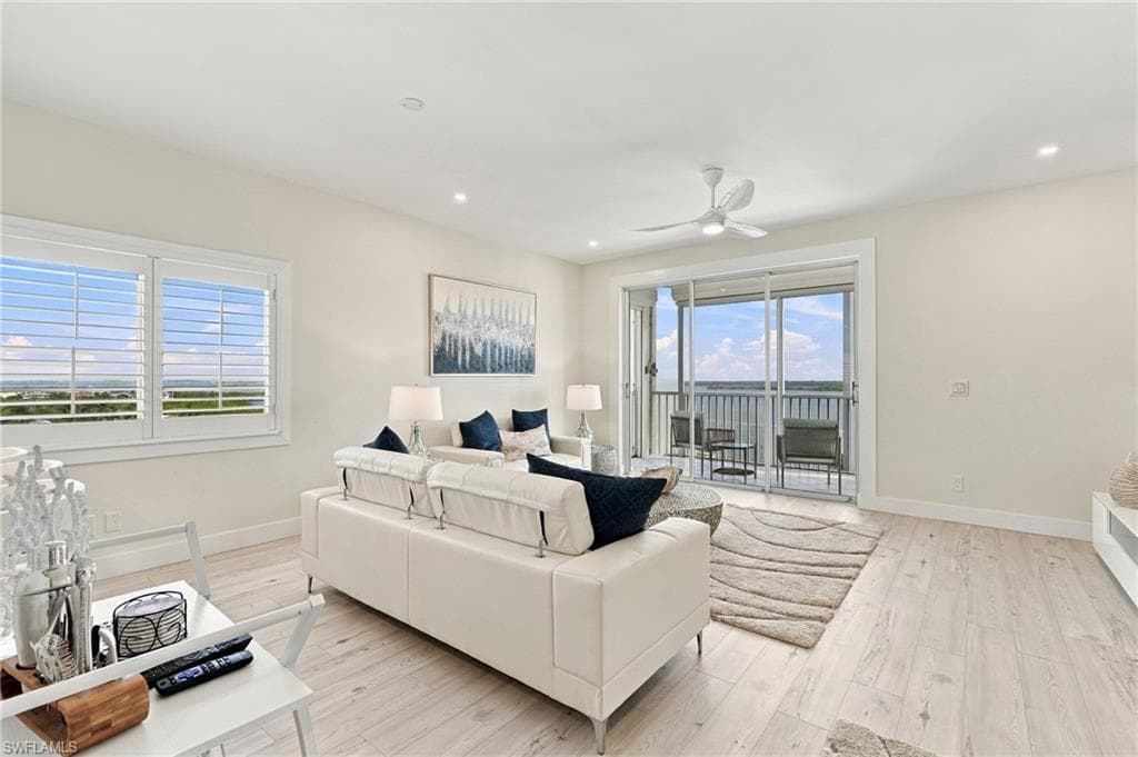 4331 Bay Beach Ln #651, Fort Myers Beach, photo 3