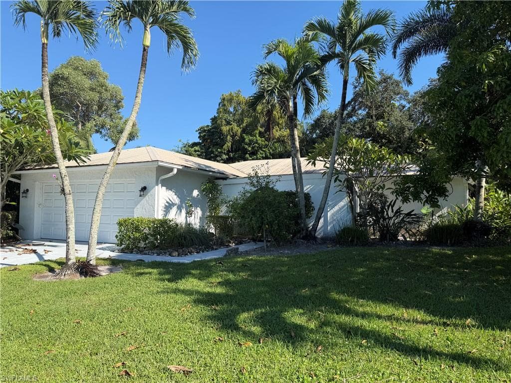 4497 Beechwood Lake Dr, Naples