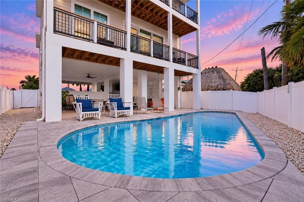 118 Fairweather Ln, Fort Myers Beach, photo 2
