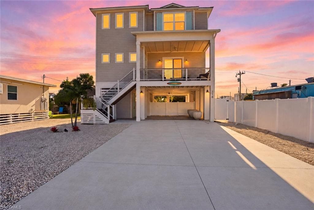 118 Fairweather Ln, Fort Myers Beach
