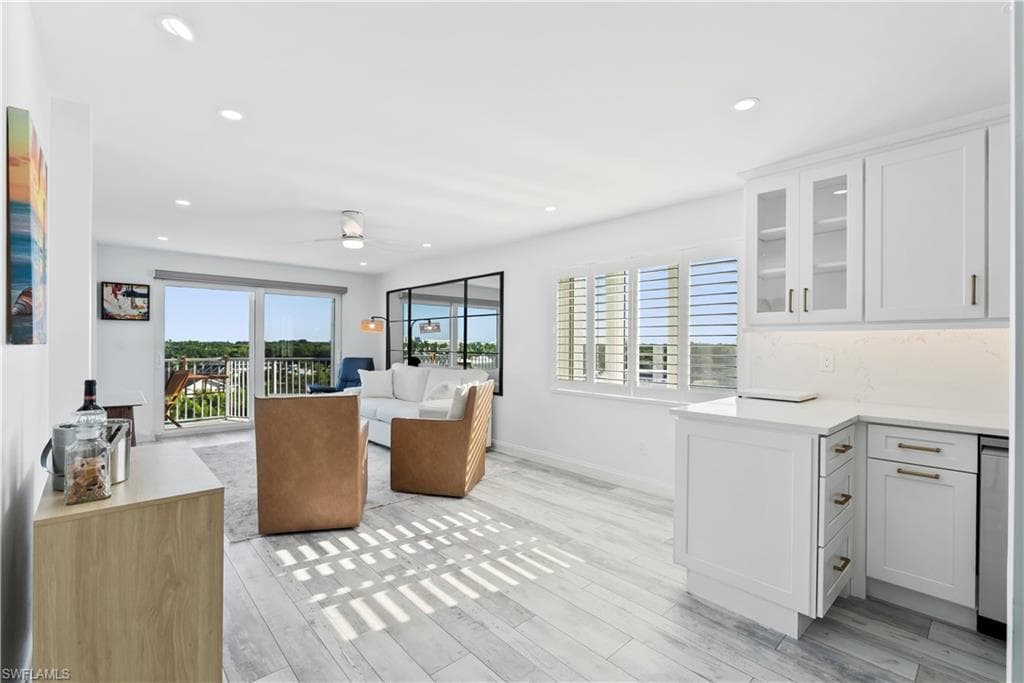 1300 Gulf Shore Blvd #703, Naples, photo 2