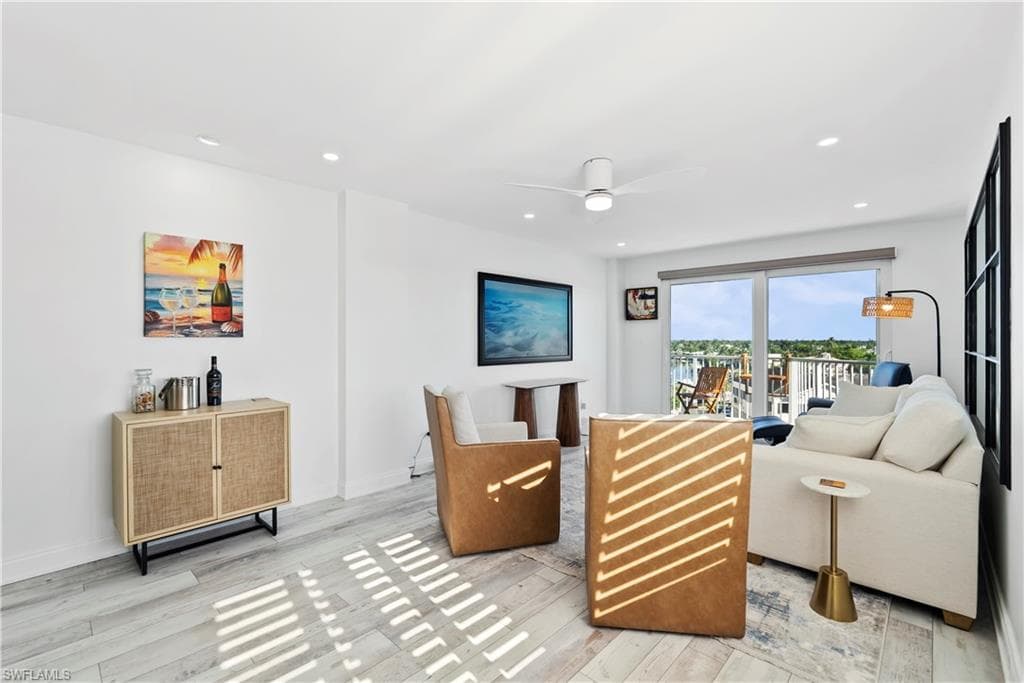 1300 Gulf Shore Blvd #703, Naples, photo 3