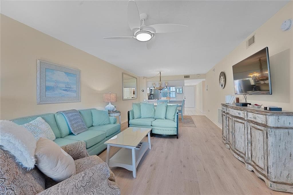 270 Naples Cove Dr #3304, Naples