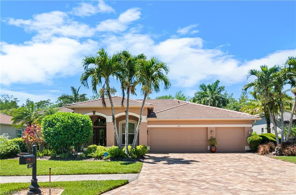 8026 Tiger Palm Way, Fort Myers, photo 2