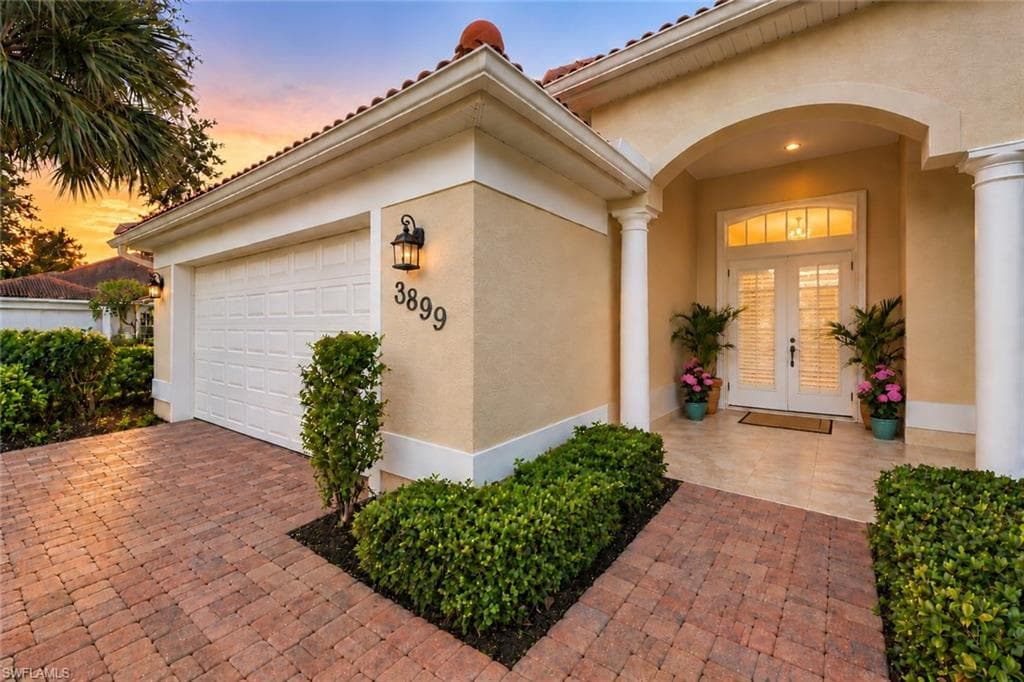 3899 Aurora Ct, Naples, photo 3