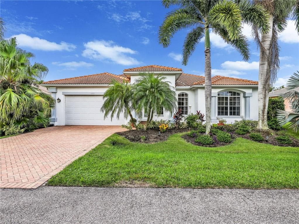 24921 Divot Dr, Bonita Springs, photo 2
