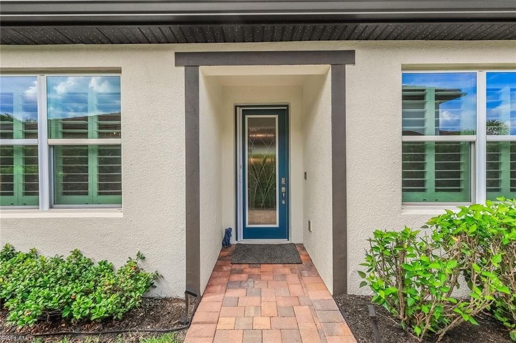 1148 Town And River Dr, Fort Myers, photo 3