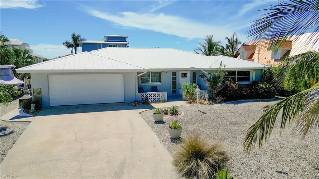 2277 Sapodilla Ln, St. James City