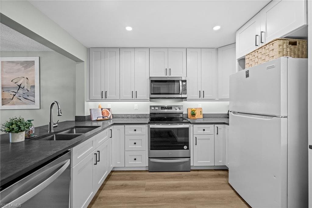 1084 Forest Lakes Dr #206, Naples, photo 2
