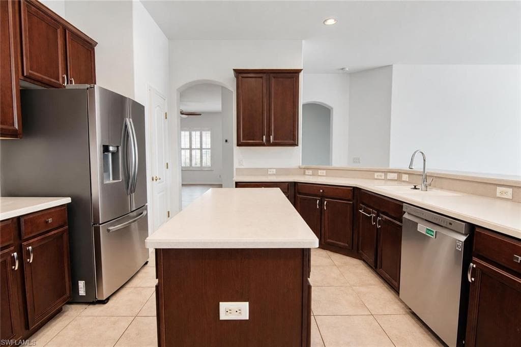 2656 Fairmont Isle Cir, Cape Coral, photo 3