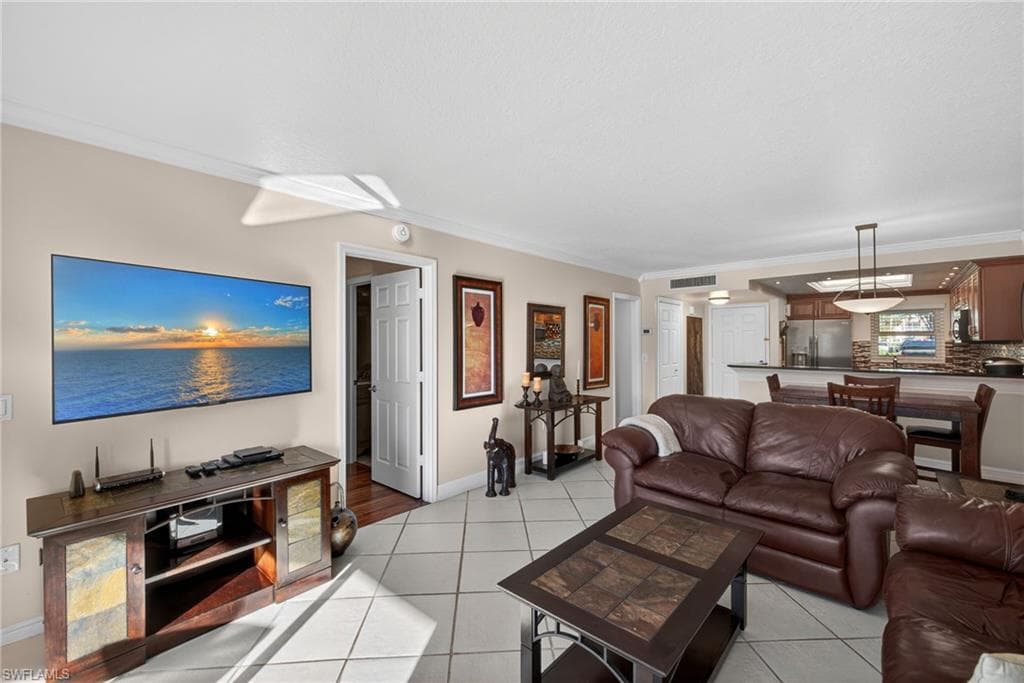 201 Quail Forest Blvd #109, Naples, photo 3