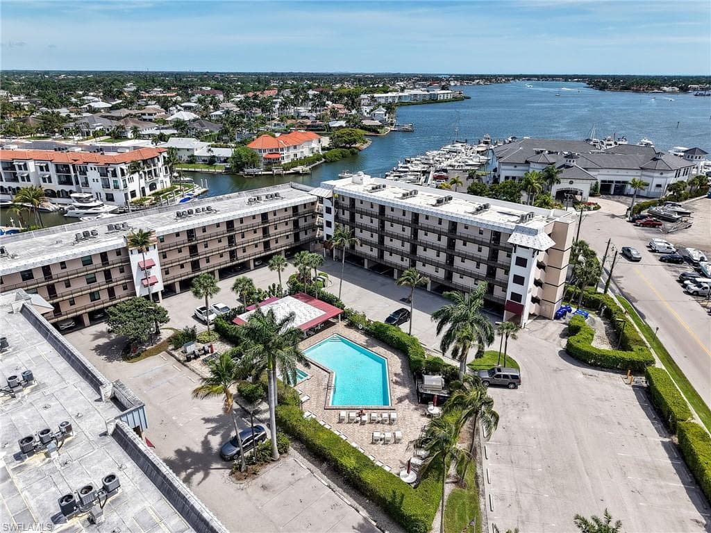 801 River Point Dr #203a, Naples