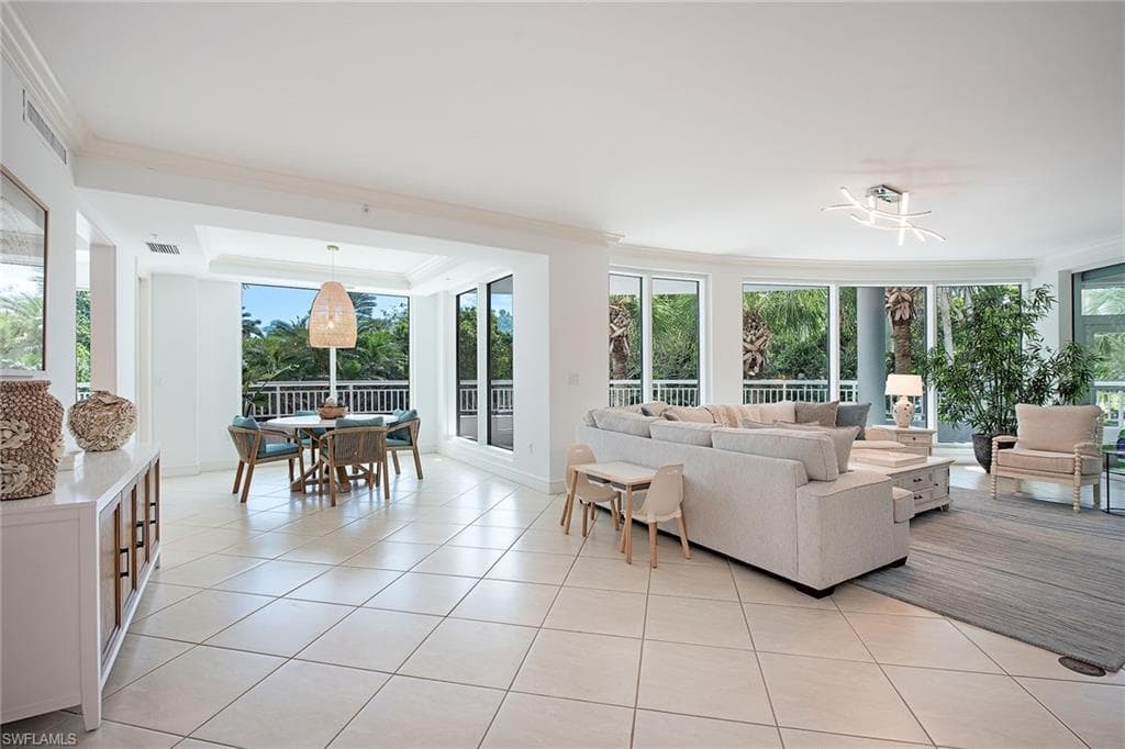 4151 Gulf Shore Blvd #201, Naples, photo 2