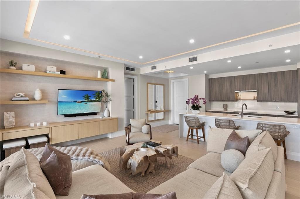 1035 3rd Ave #504, Naples