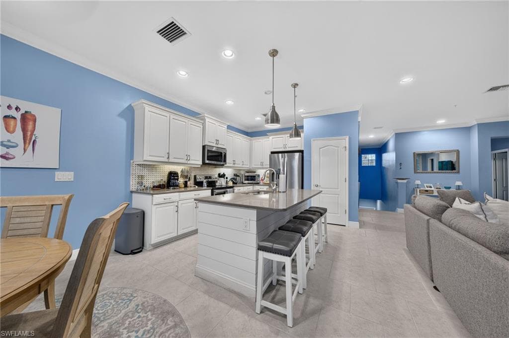 6981 Avalon Cir #1207, Naples, photo 3