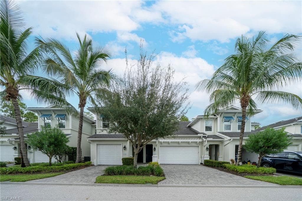 6981 Avalon Cir #1207, Naples
