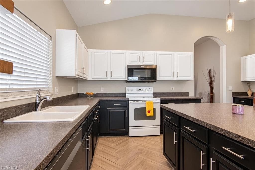 2620 Bellingham Ct, Cape Coral, photo 3