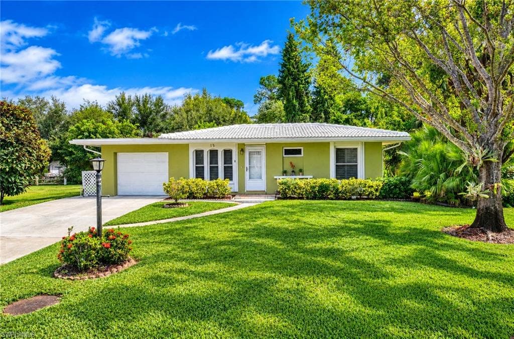 15 Maui Cir #15, Naples