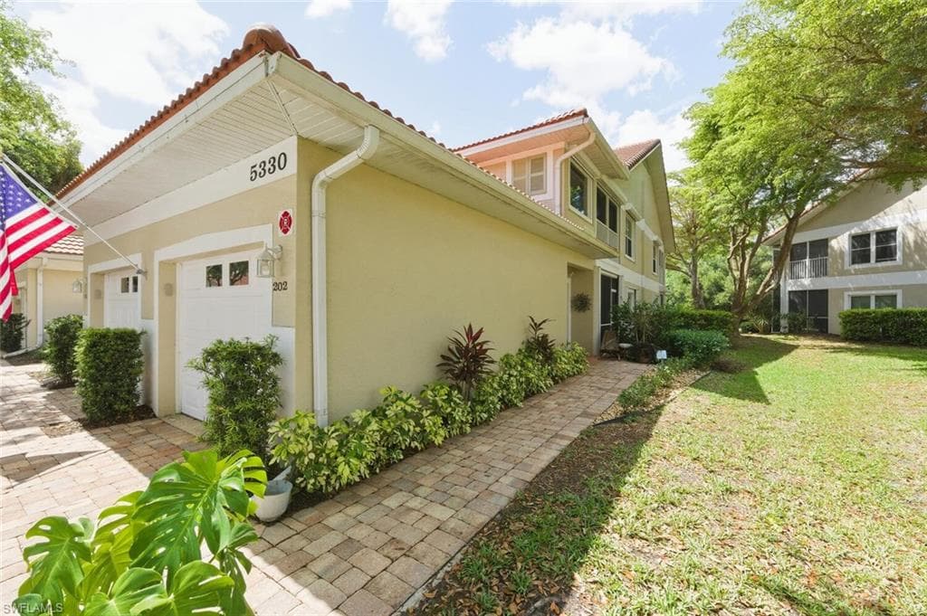 5330 Andover Dr #202, Naples