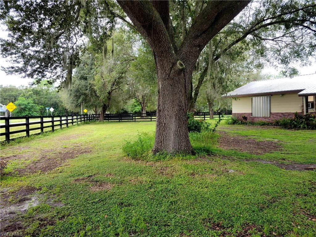 2260 Howard Rd, Labelle, photo 2