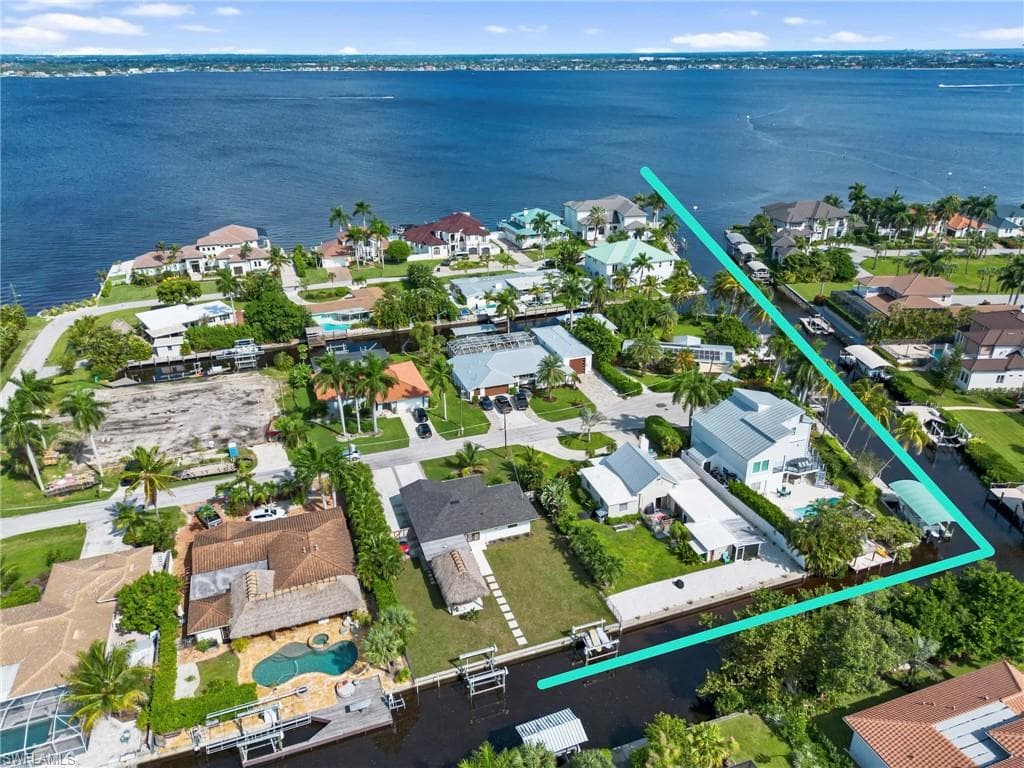 12755 Brewster Dr, Fort Myers, photo 2
