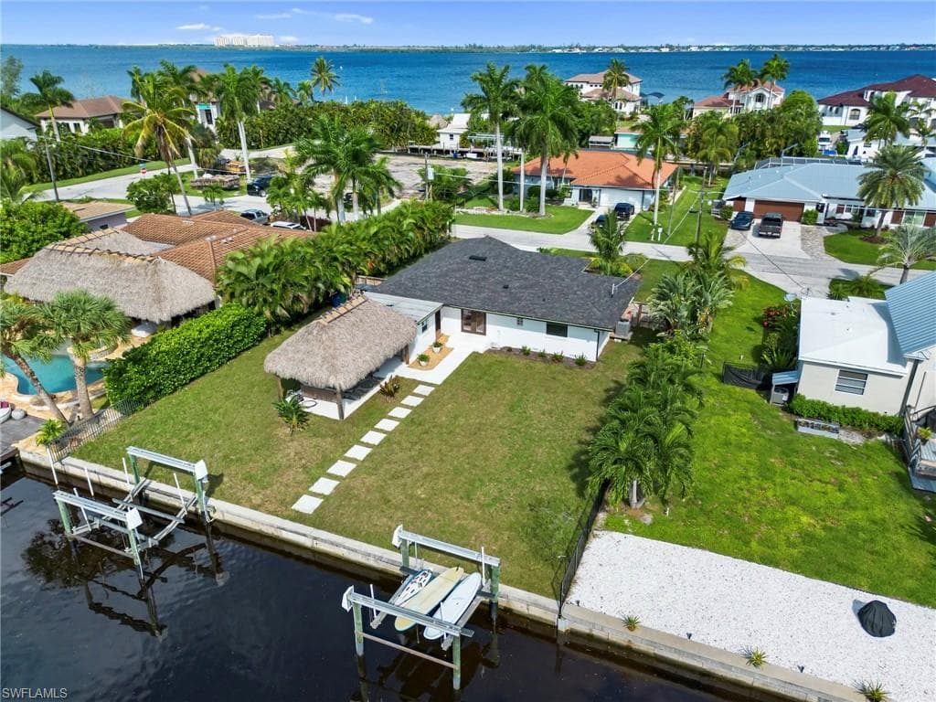 12755 Brewster Dr, Fort Myers