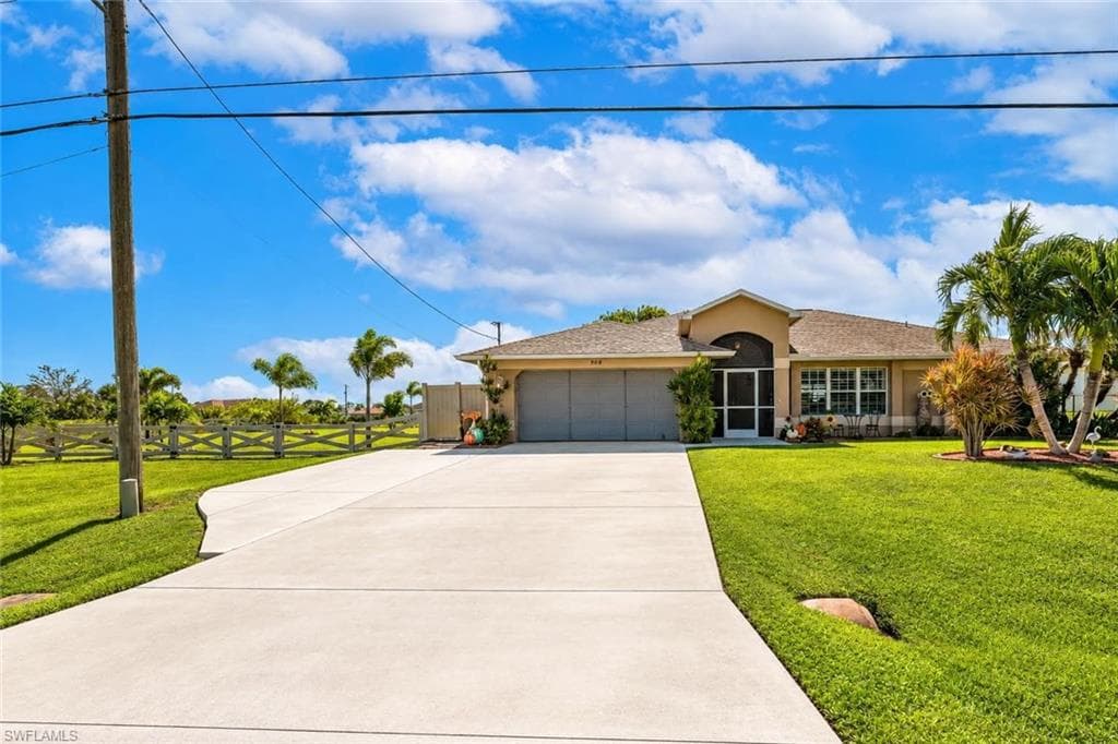 908 Vogiantzis Pkwy, Cape Coral, photo 2