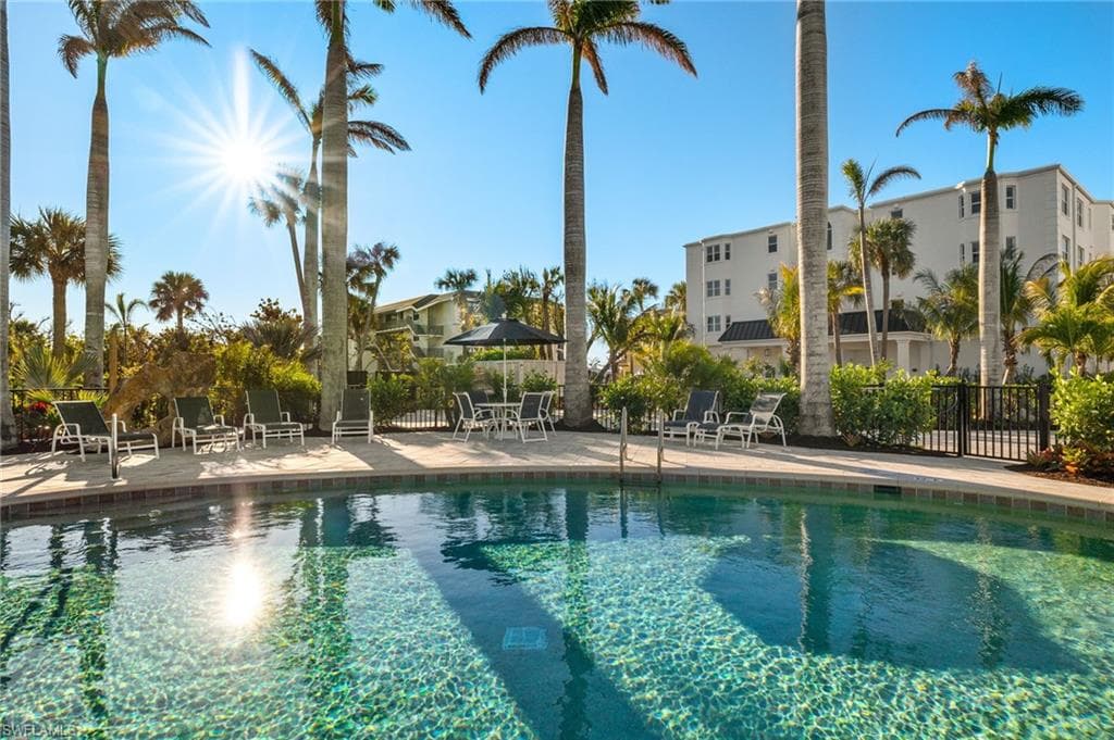 2549 Gulf Dr #106, Sanibel, photo 3