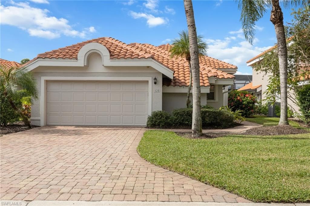 128 Napa Ridge Way, Naples