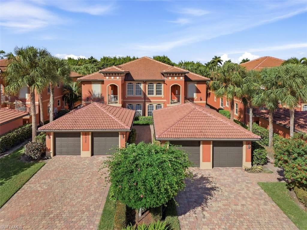 10025 Heather Ln #704, Naples