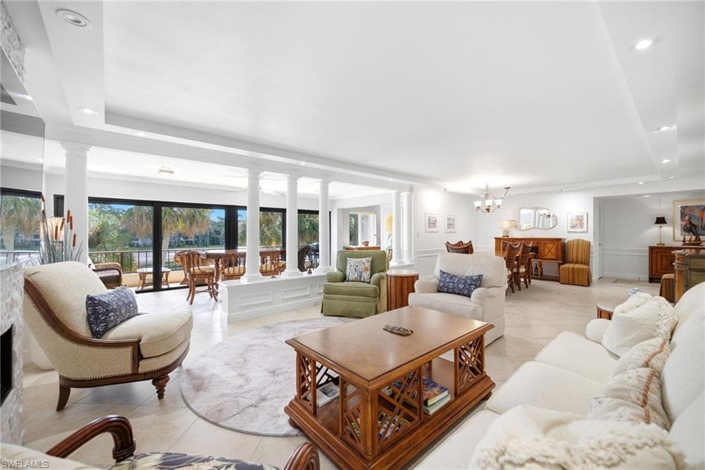 105 Clubhouse Ln #388, Naples